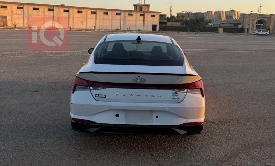 هیوندای ئەلەنترا